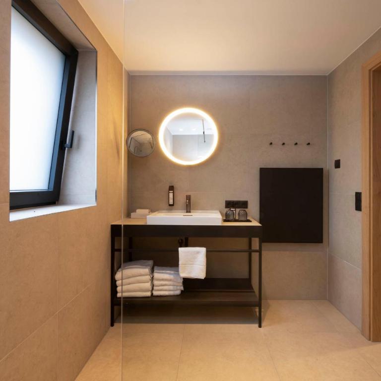 ELVA PREMIUM APARTMENT HOTEL inklusive Sommerpass STUBAI SUPER CARD - Apartment mit 2 Schlafzimmern und Bergblick - 5