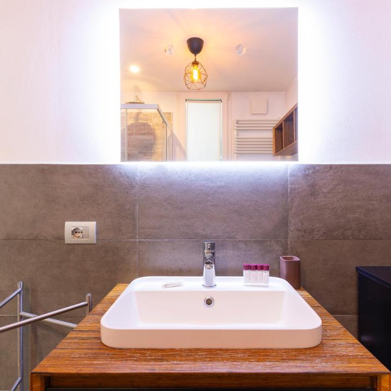 I-Host - Charming Loft in Navigli - Appartamento con 2 Camere da Letto - 18