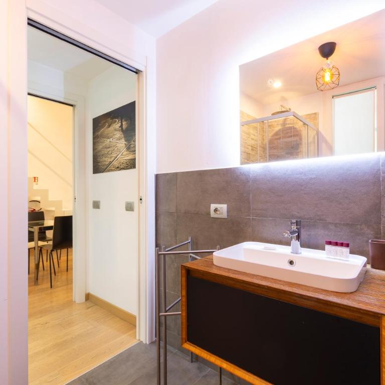 I-Host - Charming Loft in Navigli - Appartamento con 2 Camere da Letto - 25