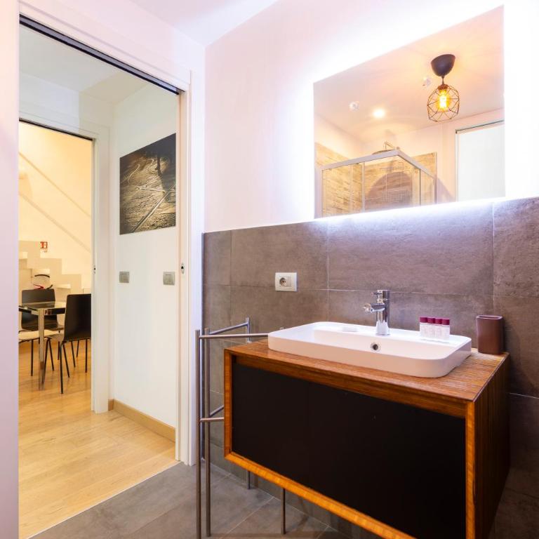 I-Host - Charming Loft in Navigli - Appartamento con 2 Camere da Letto - 32