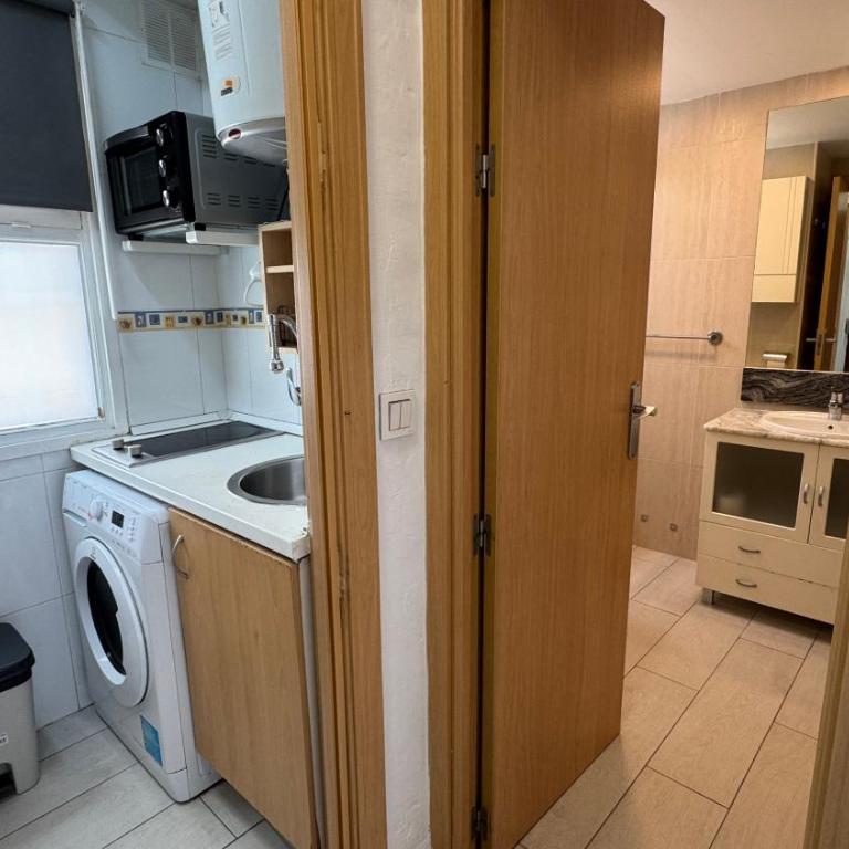 Benalmádena Beachfront, Piscina y Vistas al Mar - Apartamento de 1 dormitorio - 9