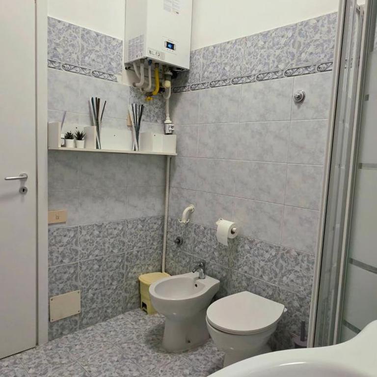 Martienez Room's Roma - Large Double Room - 6
