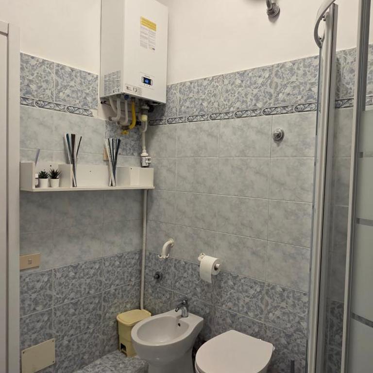 Martienez Room's Roma - Large Double Room - 9