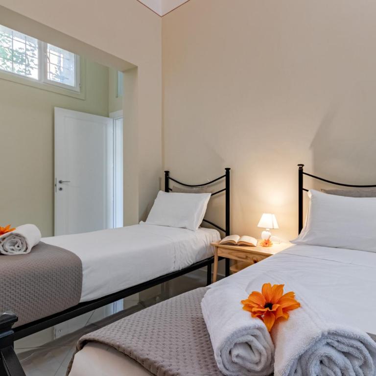 Hostly Grand Lungarno Suite - Three-Bedroom Deluxe Apartment - 22