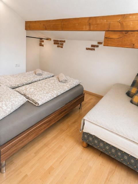 Gästezimmer Lercher - Familienzimmer mit Balkon - 3