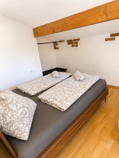 Gästezimmer Lercher - Familienzimmer mit Balkon - 6