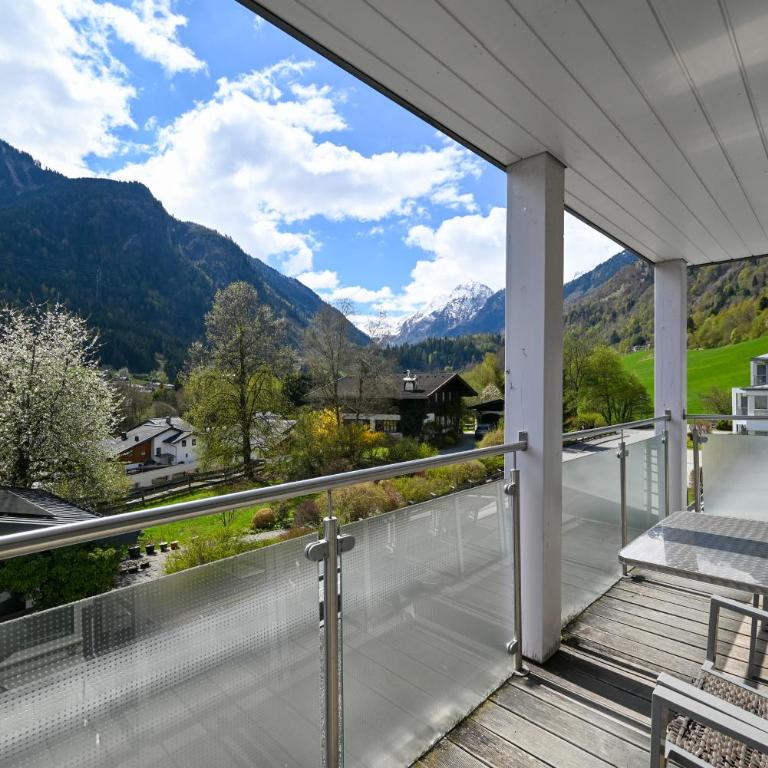 Penthouse Glacier View 10 5 incl SUMMER CARD by All in One Apartments - Apartment mit 3 Schlafzimmern und Balkon - 4