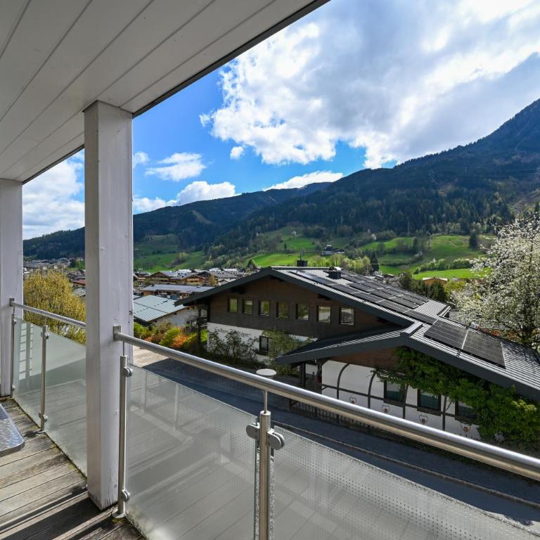 Penthouse Glacier View 10 5 incl SUMMER CARD by All in One Apartments - Apartment mit 3 Schlafzimmern und Balkon - 28