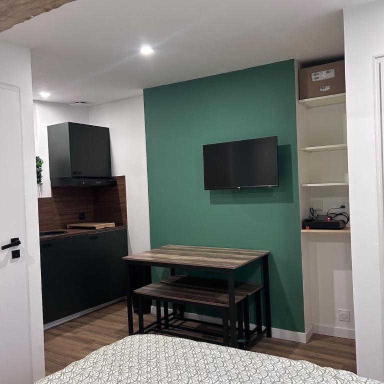 Studio neuf & équipé, Vieux-Marché, proche gare - One-Bedroom Apartment - 2