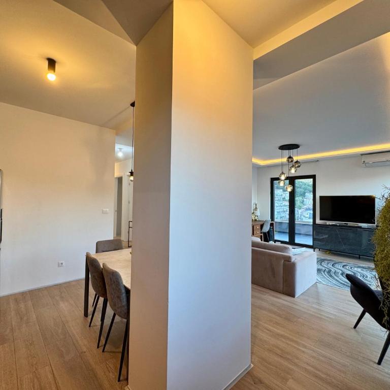 Royal Residence Penthouse - Budva, Center - Three-Bedroom Apartment - High Floor - 36