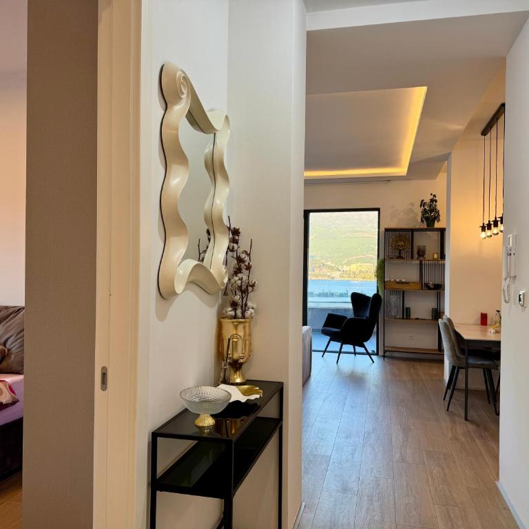 Royal Residence Penthouse - Budva, Center - Three-Bedroom Apartment - High Floor - 31