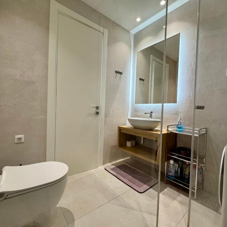 Royal Residence Penthouse - Budva, Center - Three-Bedroom Apartment - High Floor - 26