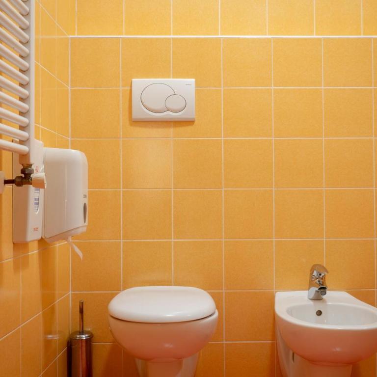 Foresteria Valdese Venezia - Camera Matrimoniale con Bagno Privato Esterno - 5