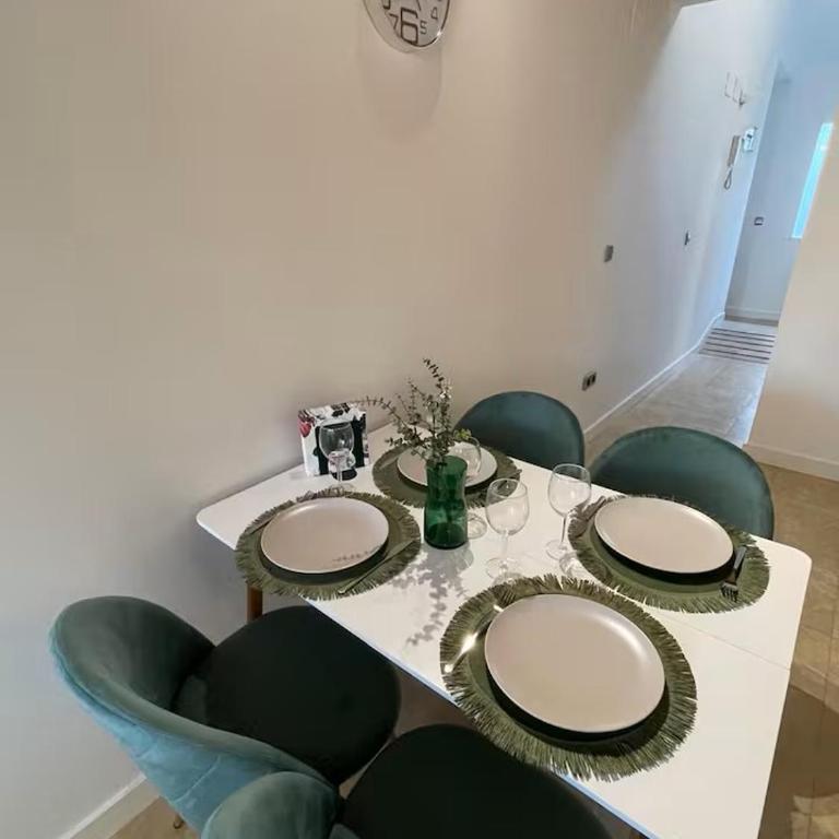 Atico-dúplex con dormitorio y terraza, Goya - Classic Apartment - 1