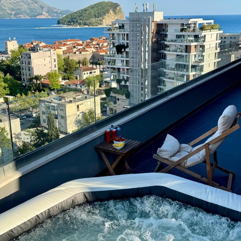 Royal Residence Penthouse - Budva, Center - Three-Bedroom Apartment - High Floor - 1