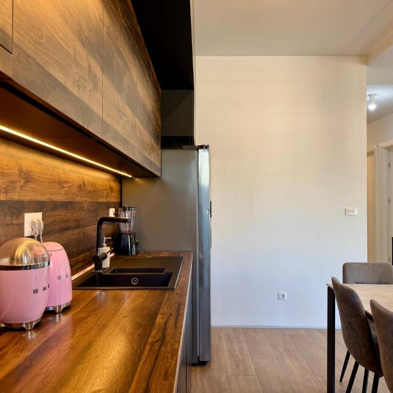 Royal Residence Penthouse - Budva, Center - Three-Bedroom Apartment - High Floor - 17