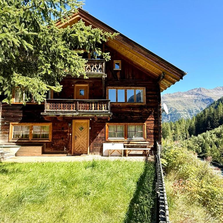 Haus Freistabl - Uriges Bauernhaus für 6 Personen mit Sauna & Bergblick im Ötztal - Haus mit 3 Schlafzimmern - 3