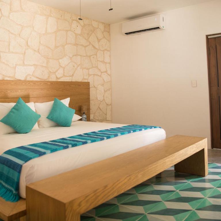 Prana Boutique Hotel Tulum - Habitación con cama extragrande y vistas al jardín - 14