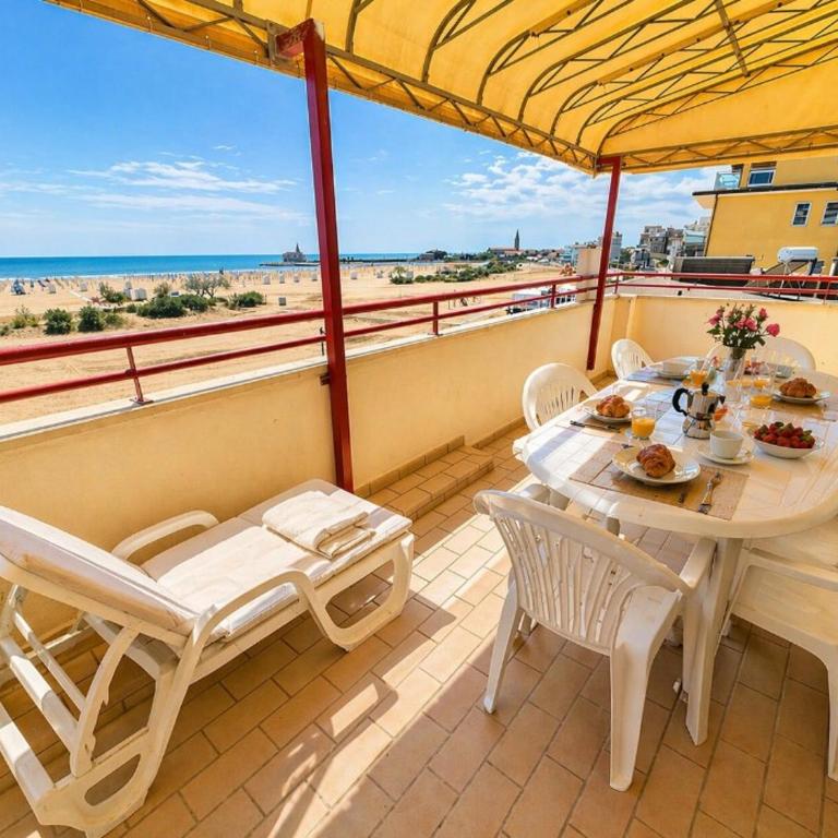 Villa Nave Trilocale con Terrazza Frontemare - Agenzia Cocal - Appartamento con Vista Mare - 1