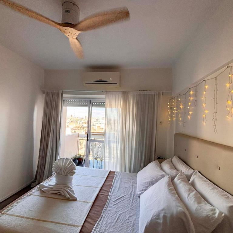 Sobre Av Corrientes zona Teatros y Paseo la Plaza - One-Bedroom Apartment - 2
