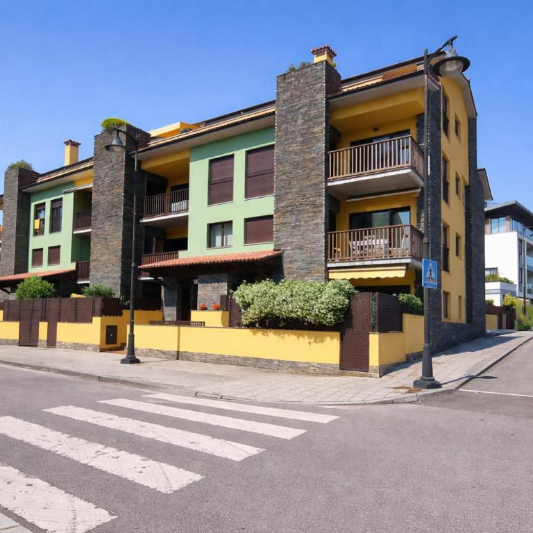 Apto Llanes Bajo con terraza - Casa Juanín - Apartment - Ground Floor - 1