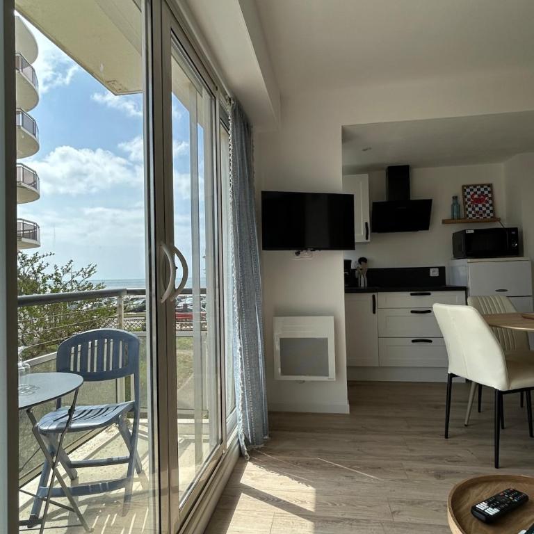Agréable studio vue latérale mer - Appartement 1 Chambre - 10