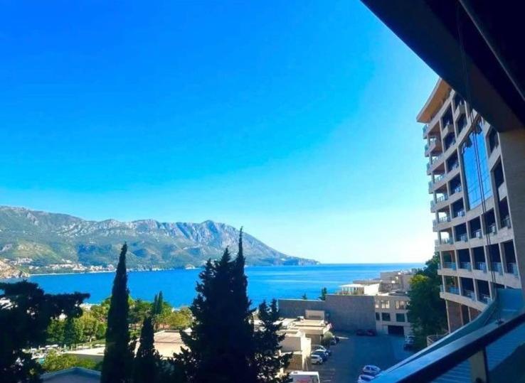 Harmonia Budva 1 - Apartman sa 3 Spavaće Sobe i Pogledom na More - 1