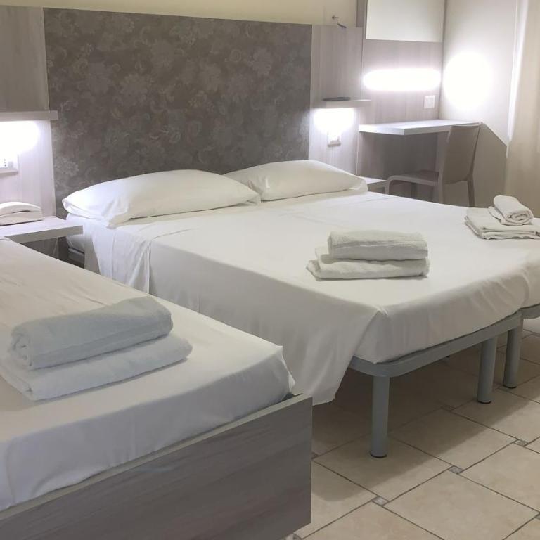Hotel Rosati - Camera Familiare (2 Adulti + 2 Bambini) - 13