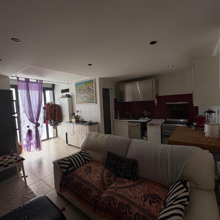 LOFT BILOCALE BARI CENTRO CASA VACANZE nei pressi della stazione e lungomare - Appartamento con 1 Camera da Letto - 5