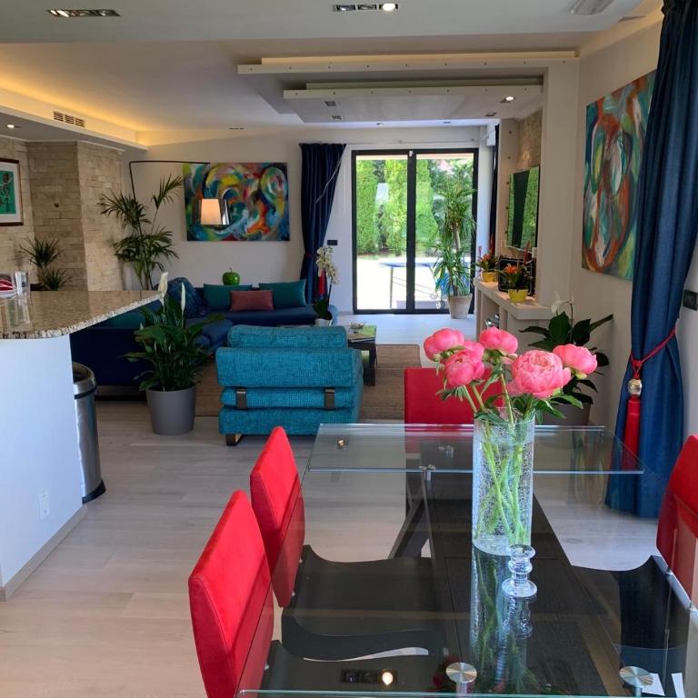 Cap d'Antibes Luxury Family Villa - Three-Bedroom Apartment - 2