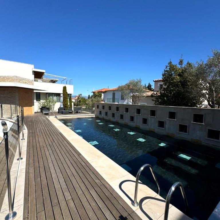 Cap d'Antibes Luxury Family Villa - Three-Bedroom Apartment - 18