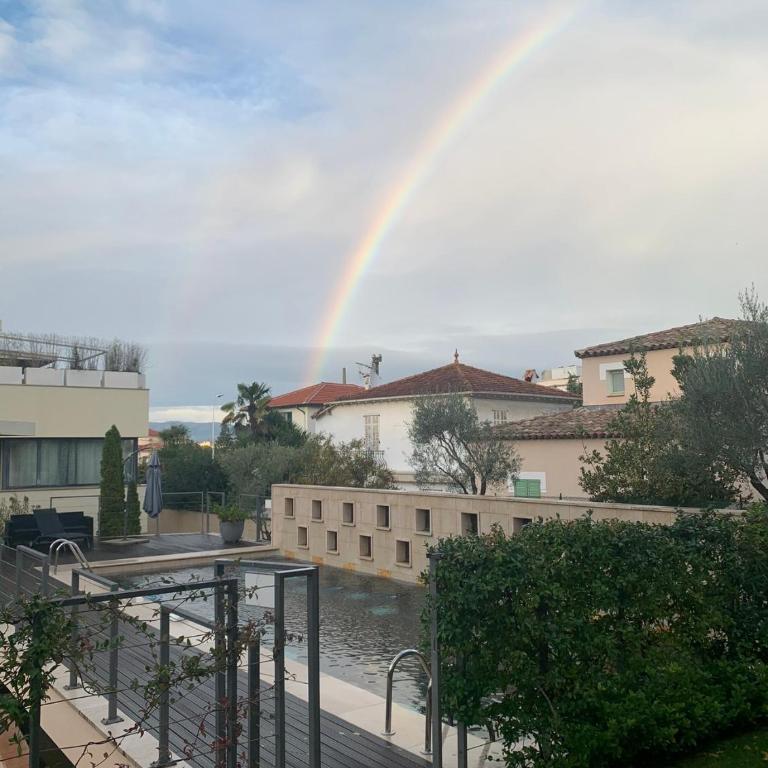 Cap d'Antibes Luxury Family Villa - Three-Bedroom Apartment - 19