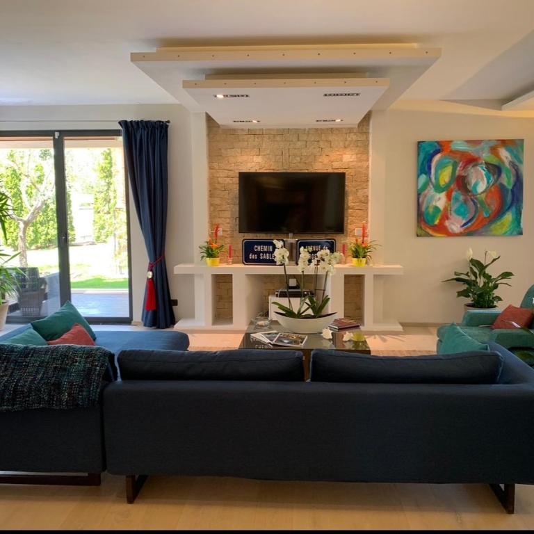 Cap d'Antibes Luxury Family Villa - Three-Bedroom Apartment - 5