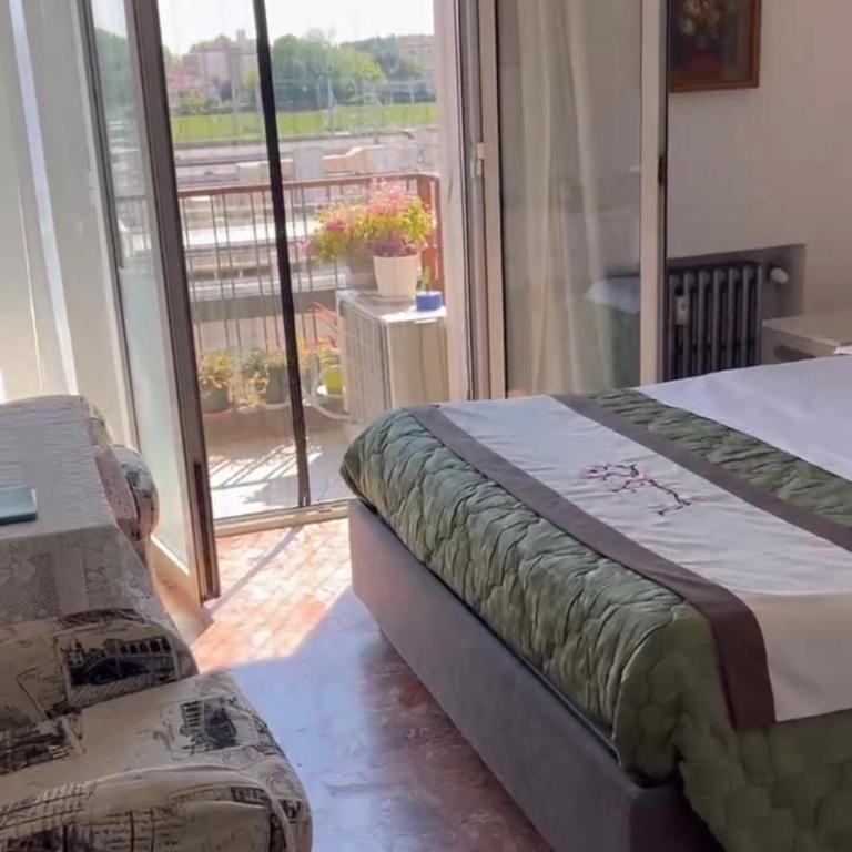 stazione Lina house - Camera Matrimoniale con Bagno in Comune - 5