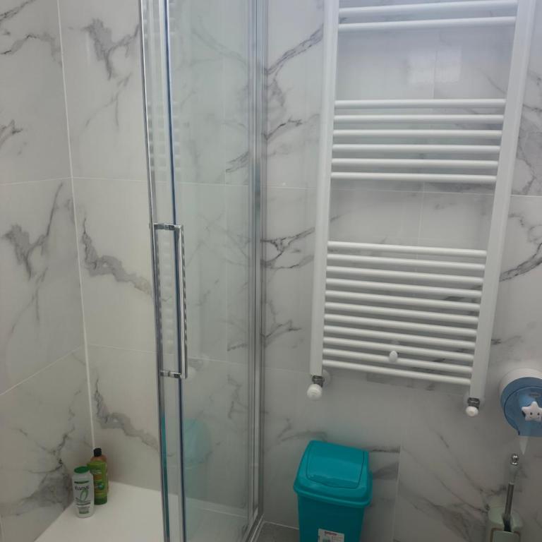 stazione Lina house - Camera Matrimoniale con Bagno in Comune - 2