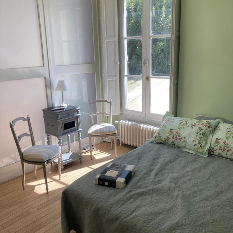 Superbe maison calme au centre ville - Villa 3 Chambres - 17