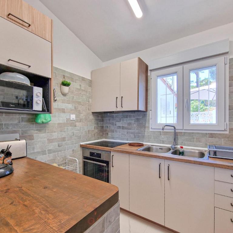 Casa Veska - Two-Bedroom House - 6