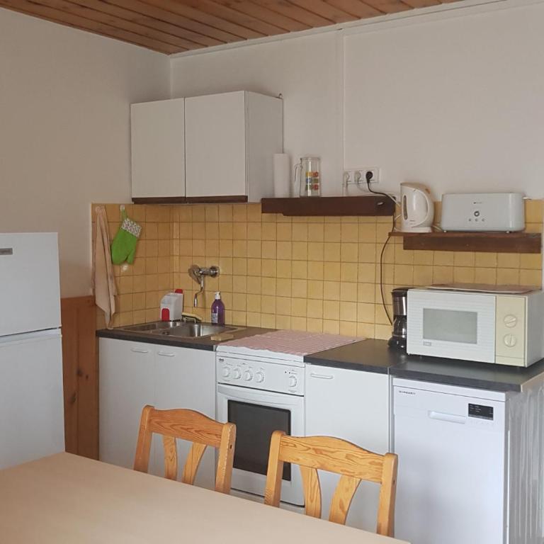 Appartement Confortable 4 Pers. à Briançon, Jardin Privatif, 300m des Pistes - FR-1-762-8 - Appartement - 2