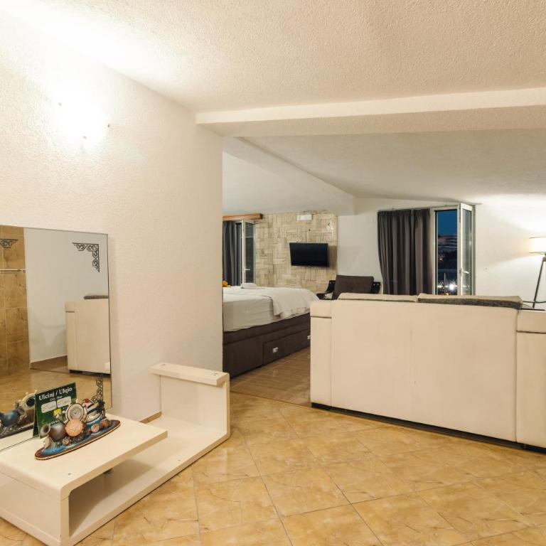 Wiena Apartments - Superior Family Room - 9