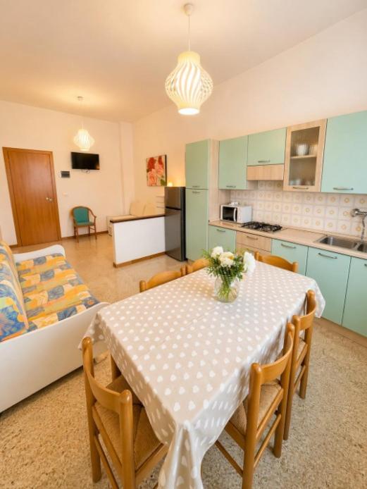 RESIDENCE PACE - Agenzia Cocal - Appartamento con 2 Camere da Letto - Piano Terra - 1