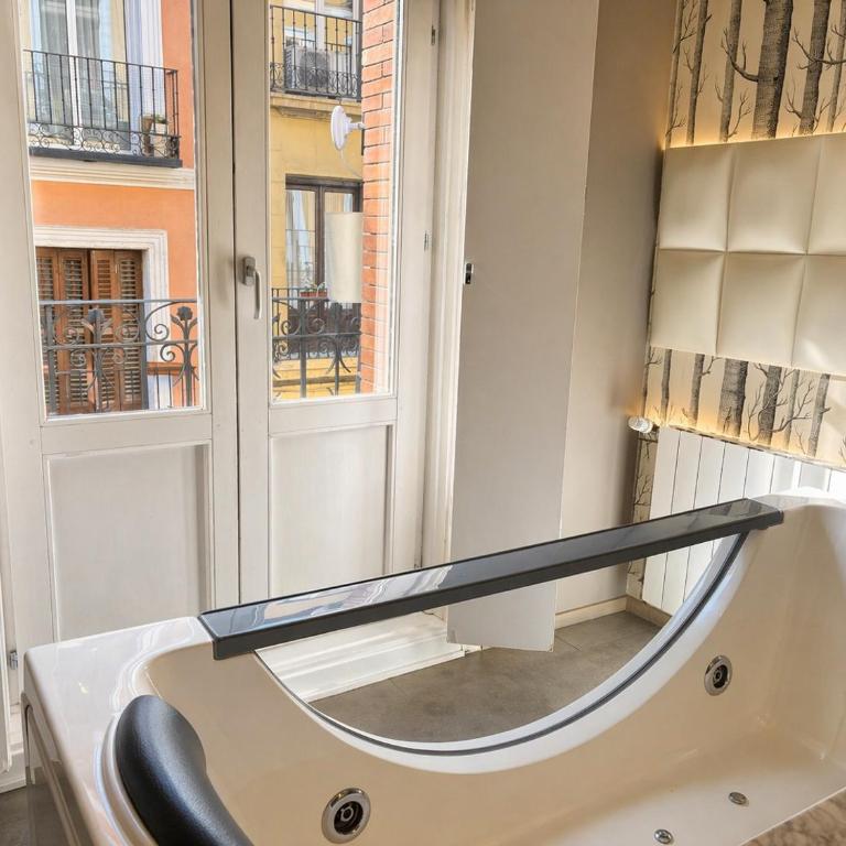 Abalú Collection Suites Gran Via - Apartamento de 1 dormitorio con bañera de hidromasaje - 9