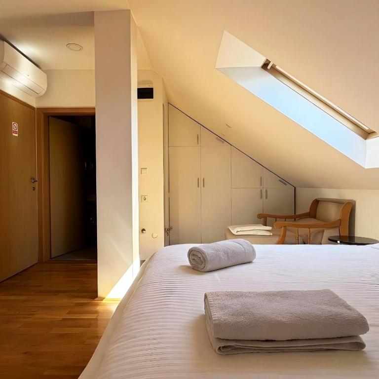 Gaia Aparthotel near Airport - Osnovna Trokrevetna Soba - 4