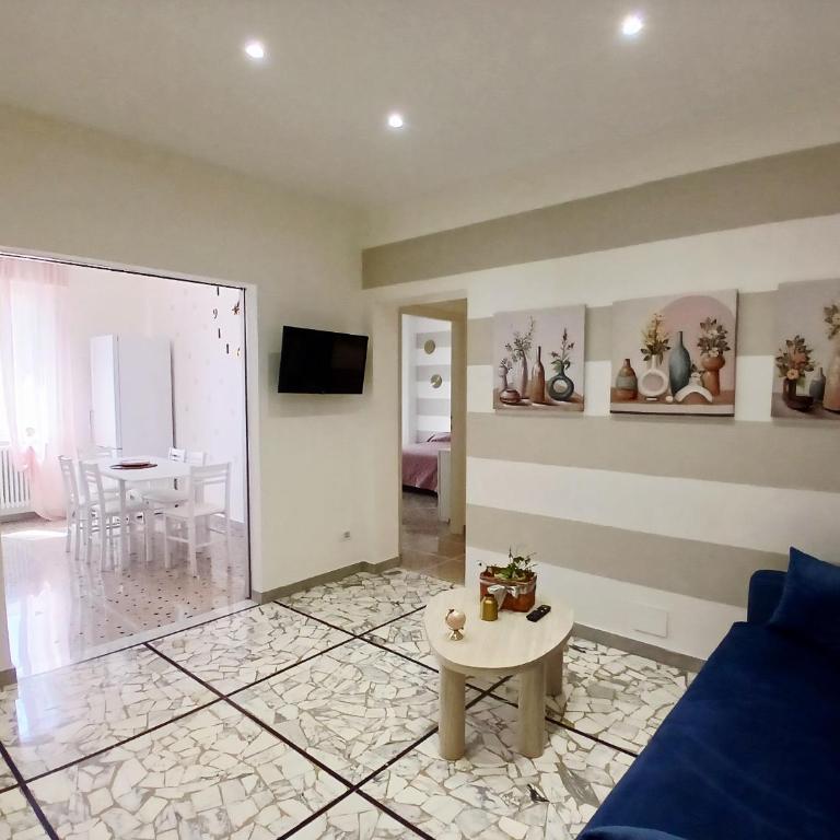 Bluhome - Appartamento con 3 Camere da Letto e con Balcone - 15