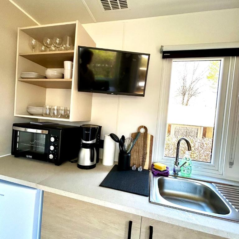 Gemütliches Mobilhaus am Wallersee - Maison 2 Chambres - 13