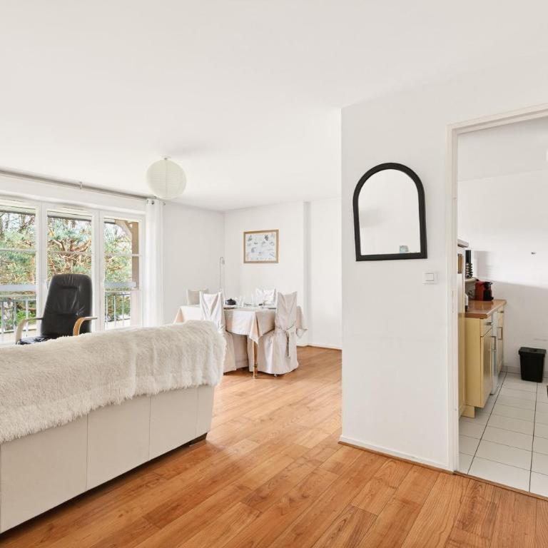 Appart pour 4, piscine commune, plage a 700 m - Apartment - 7