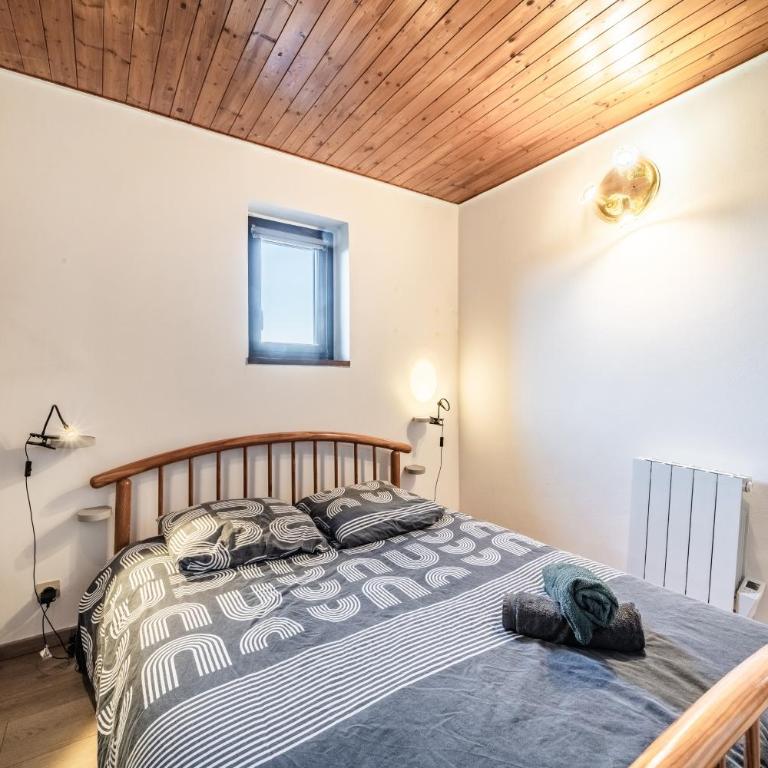 Entre Lac Et Montagne - Two-Bedroom Deluxe Apartment with Garden View - 8