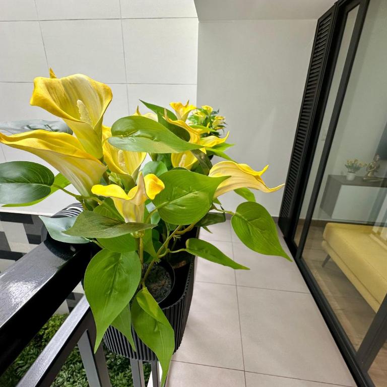 Modern 2BR 2BA Apt, 6 min to Kennedy Park, Miraflores - Two-Bedroom Apartment with Balcony - 14
