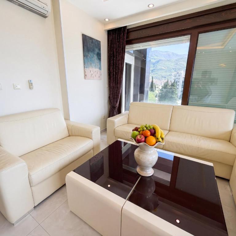 Shine Seaside Bliss Becici - Two-Bedroom Apartment with Sea View - 4