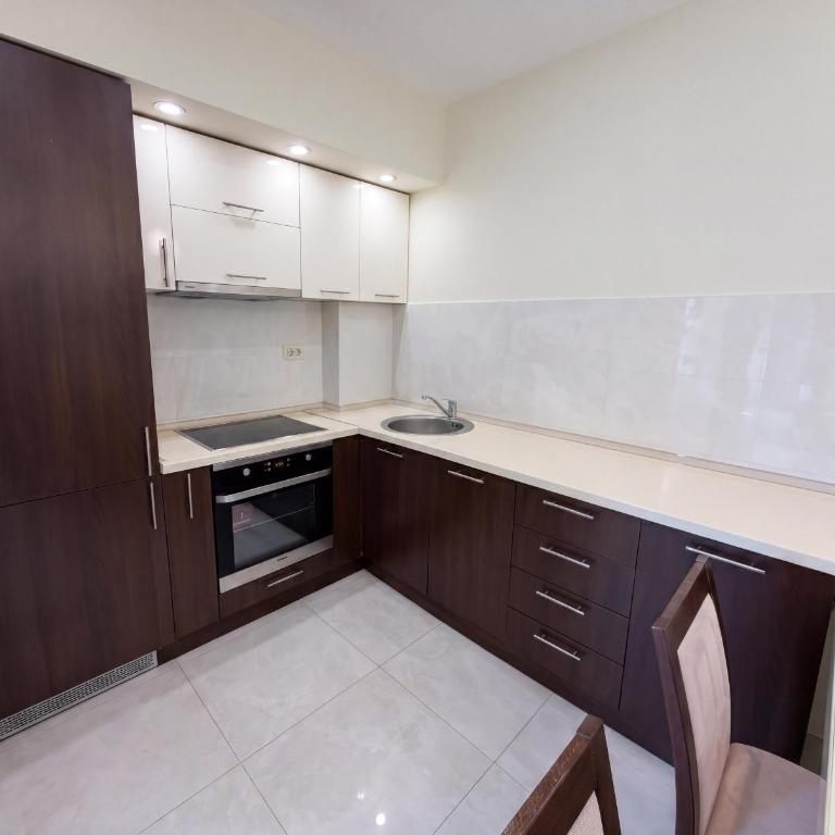 Shine Seaside Bliss Becici - Two-Bedroom Apartment with Sea View - 9