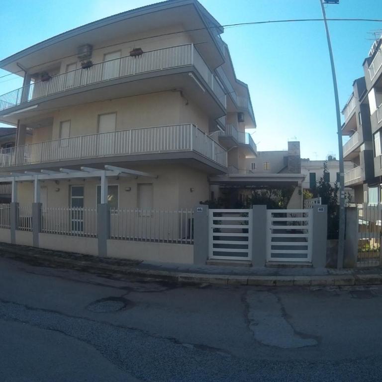 La Casa Bianca - Two-Bedroom House - 15